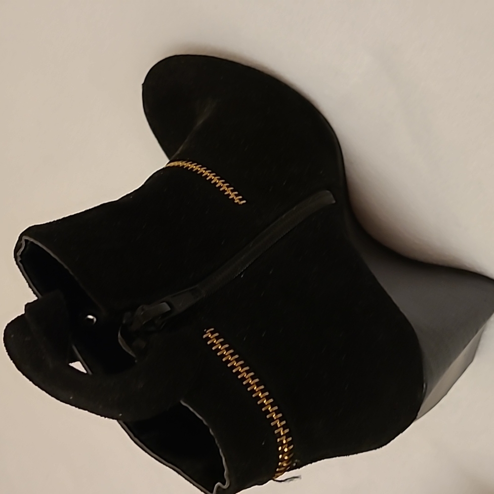 Super Cute 4" Heel Boots - Picture 4 of 7
